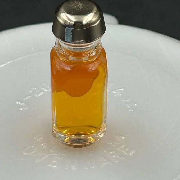 Givenchy Women's Eau de Toilette - travel size Gold and Red - Picture 2 of 3